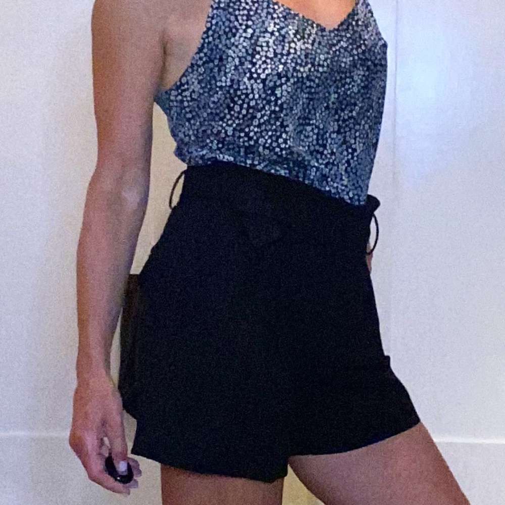 Upscale Vince designer elegant black shorts